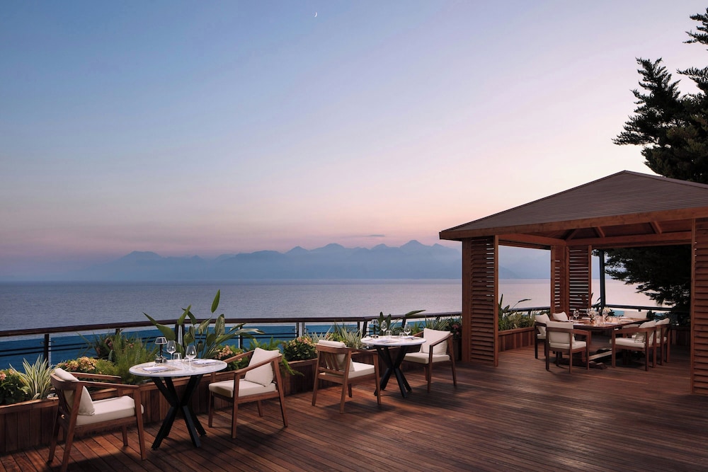 Delta Hotels Antalya Lara — Restaurant & bars in Antalya