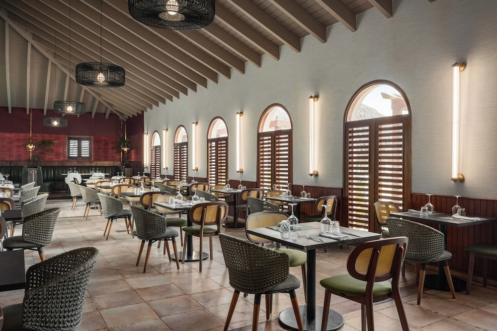 Grand Palladium Palace Resort Spa & Casino - All Inclusive — Restaurant & bars in Bavaro, La Altagracia