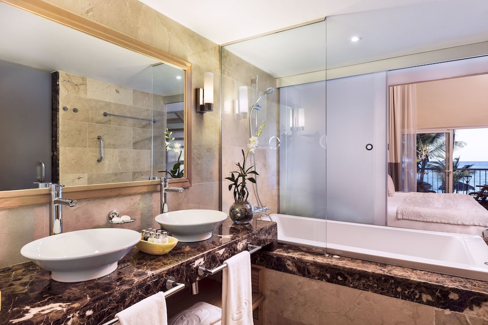 Grand Palladium Palace Resort Spa & Casino - All Inclusive — Hotel rooms in Bavaro, La Altagracia