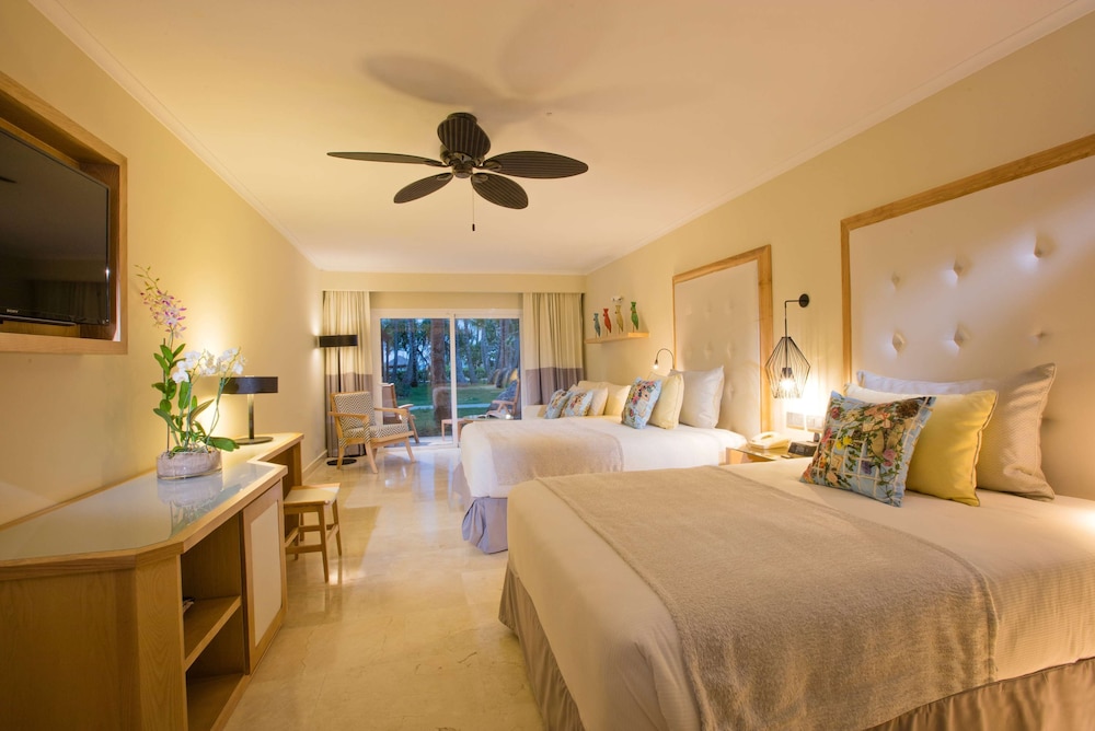 Grand Palladium Palace Resort Spa & Casino - All Inclusive — Hotel rooms in Bavaro, La Altagracia