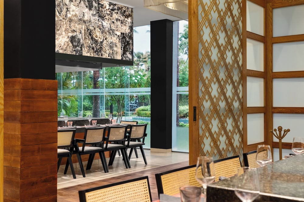 Grand Palladium Palace Resort Spa & Casino - All Inclusive — Restaurant & bars in Bavaro, La Altagracia