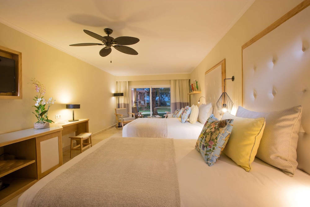 Grand Palladium Palace Resort Spa & Casino - All Inclusive — Hotel rooms in Bavaro, La Altagracia