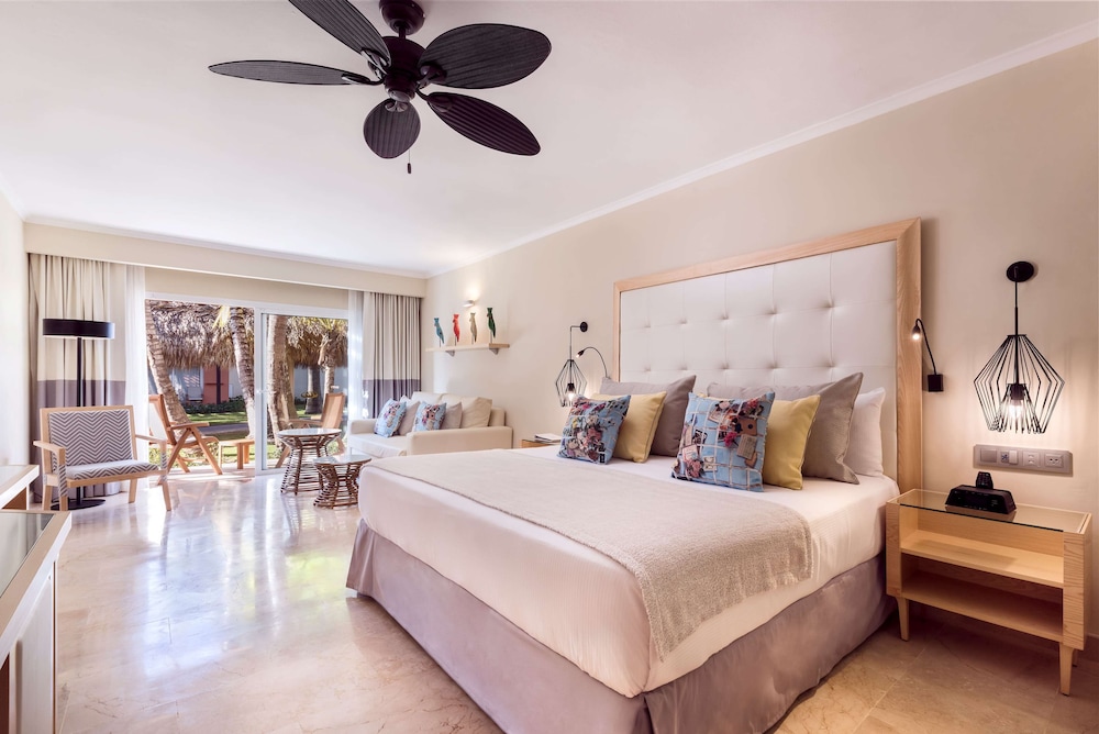 Grand Palladium Palace Resort Spa & Casino - All Inclusive — Hotel rooms in Bavaro, La Altagracia