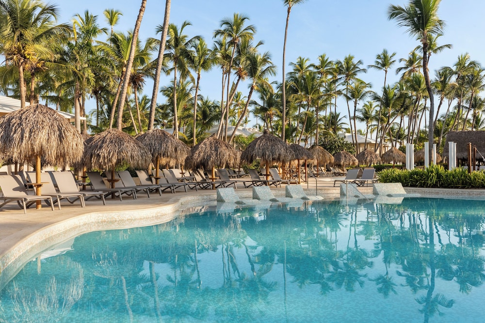 Grand Palladium Palace Resort Spa & Casino - All Inclusive — Swimming pool in Bavaro, La Altagracia