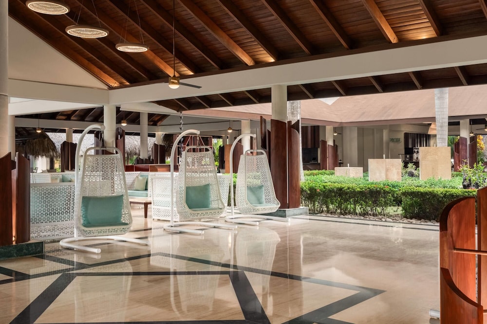 Grand Palladium Palace Resort Spa & Casino - All Inclusive — Hotel building in Bavaro, La Altagracia