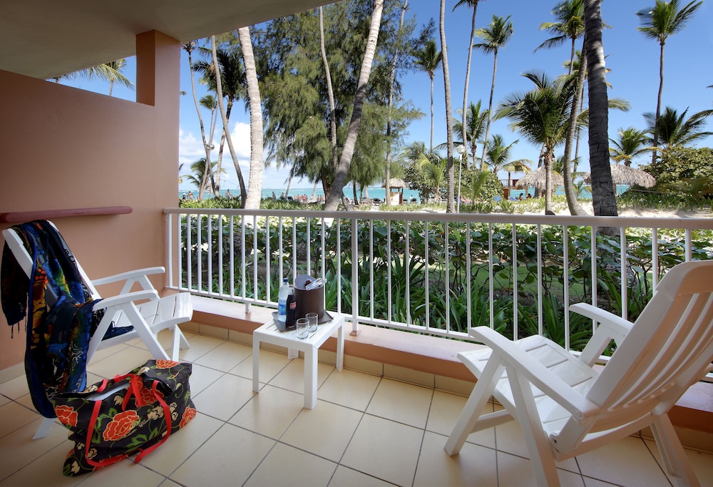 Grand Palladium Palace Resort Spa & Casino - All Inclusive — Hotel rooms in Bavaro, La Altagracia