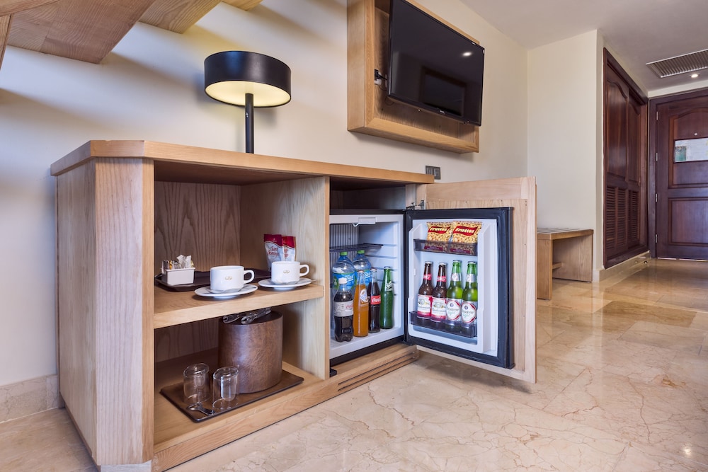 Grand Palladium Palace Resort Spa & Casino - All Inclusive — Hotel rooms in Bavaro, La Altagracia