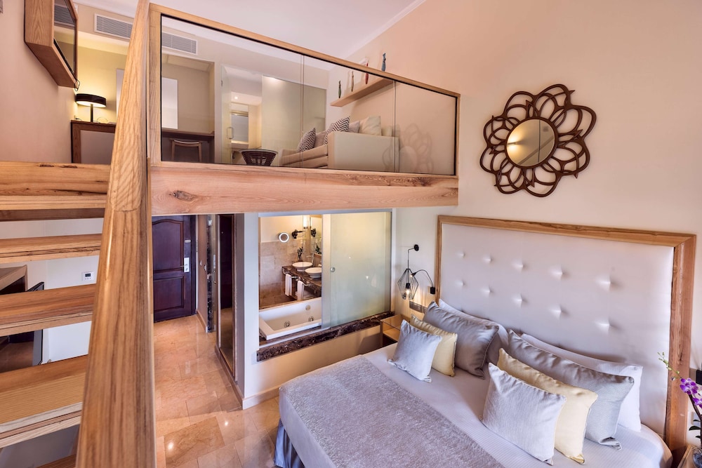 Grand Palladium Palace Resort Spa & Casino - All Inclusive — Hotel rooms in Bavaro, La Altagracia