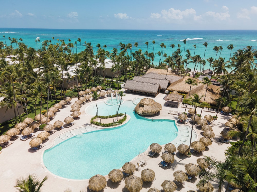 Grand Palladium Palace Resort Spa & Casino - All Inclusive — Swimming pool in Bavaro, La Altagracia