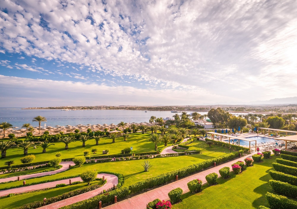 Fort Arabesque Resort, Spa & Villas — Hotel building in Makadi Bay, Red Sea