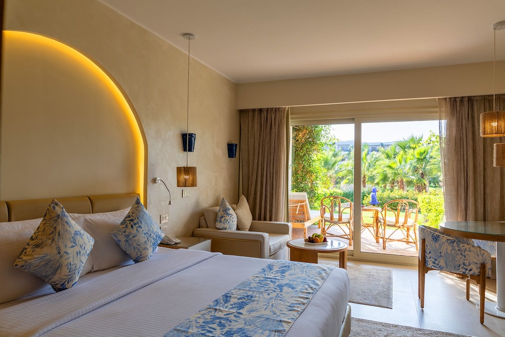 Fort Arabesque Resort, Spa & Villas — Hotel rooms in Makadi Bay, Red Sea