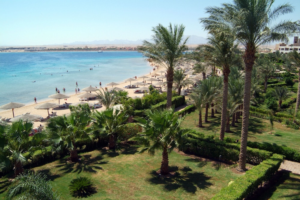 Fort Arabesque Resort, Spa & Villas — Beach in Makadi Bay, Red Sea