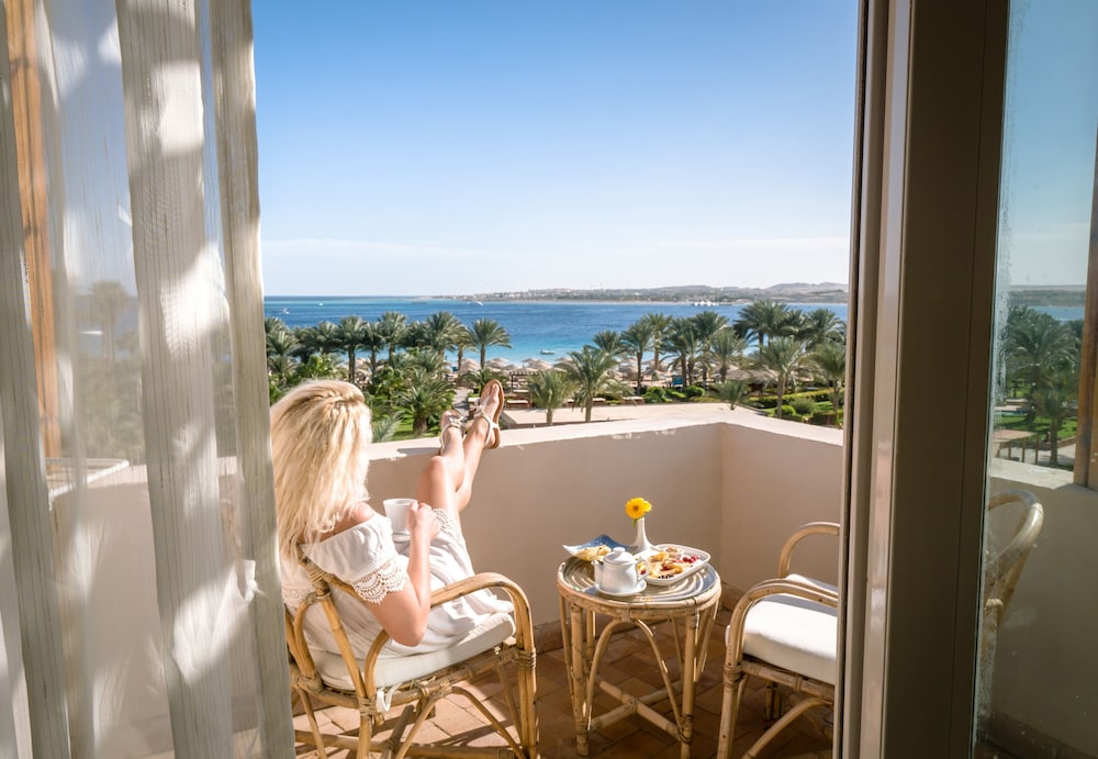 Fort Arabesque Resort, Spa & Villas — Hotel rooms in Makadi Bay, Red Sea