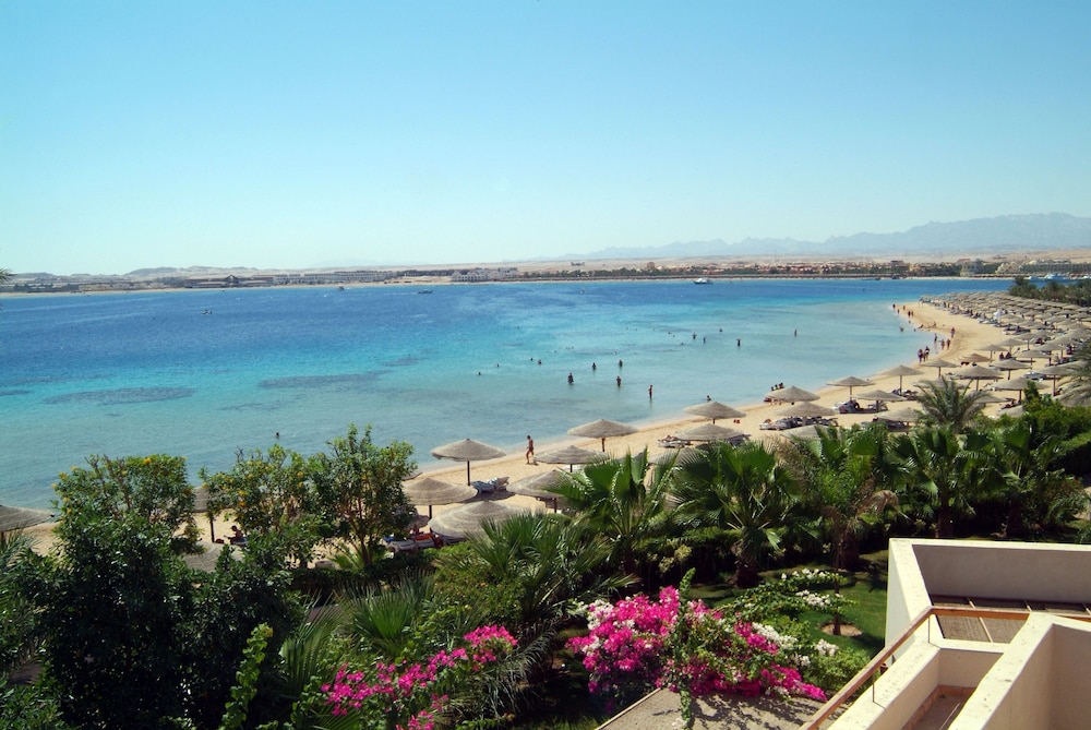 Fort Arabesque Resort, Spa & Villas — Beach in Makadi Bay, Red Sea