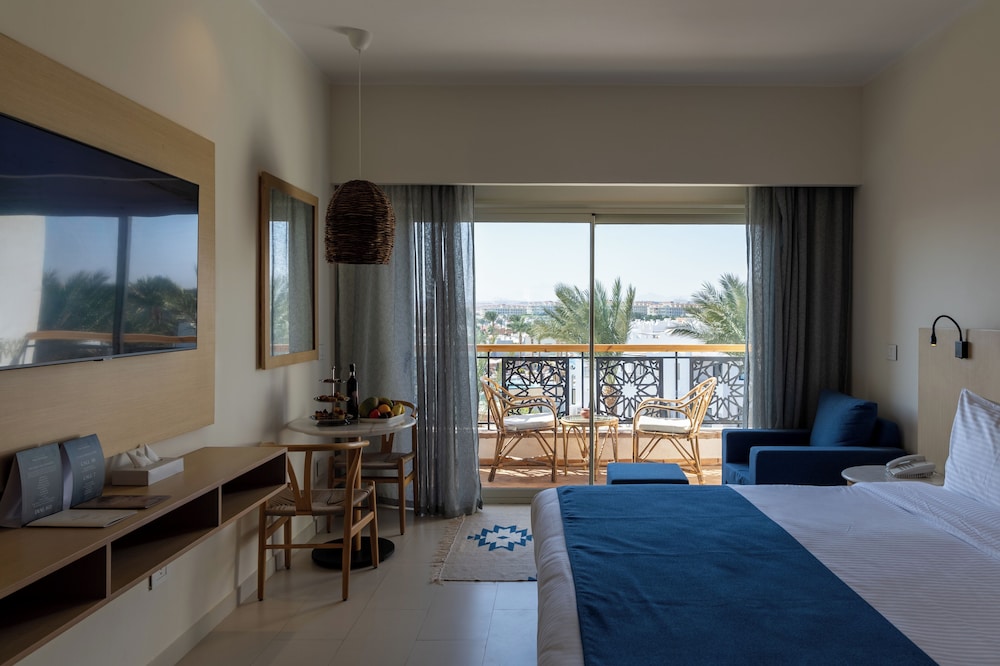 Fort Arabesque Resort, Spa & Villas — Hotel rooms in Makadi Bay, Red Sea