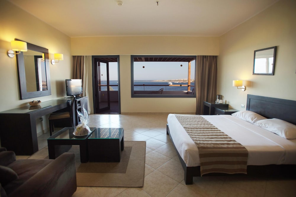 Fort Arabesque Resort, Spa & Villas — Hotel rooms in Makadi Bay, Red Sea
