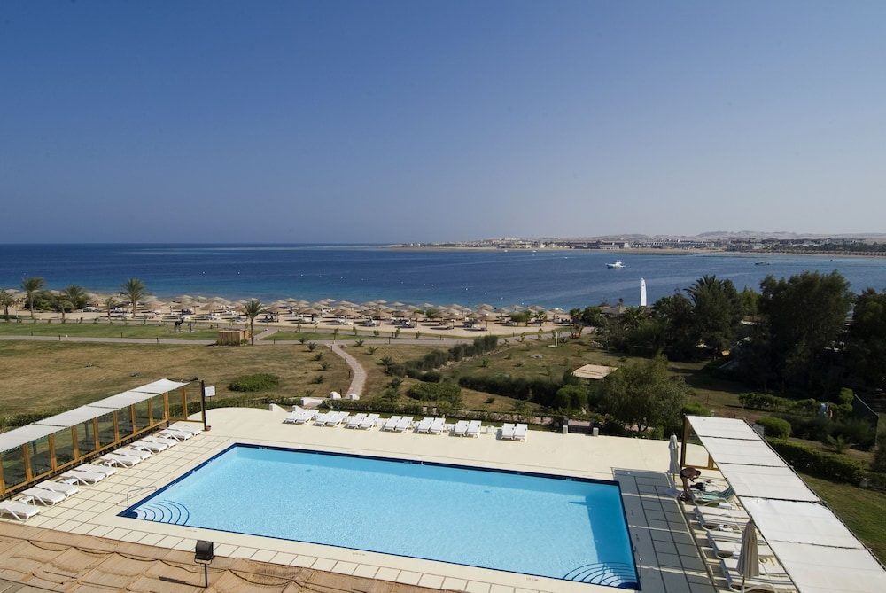 Fort Arabesque Resort, Spa & Villas — Swimming pool in Makadi Bay, Red Sea