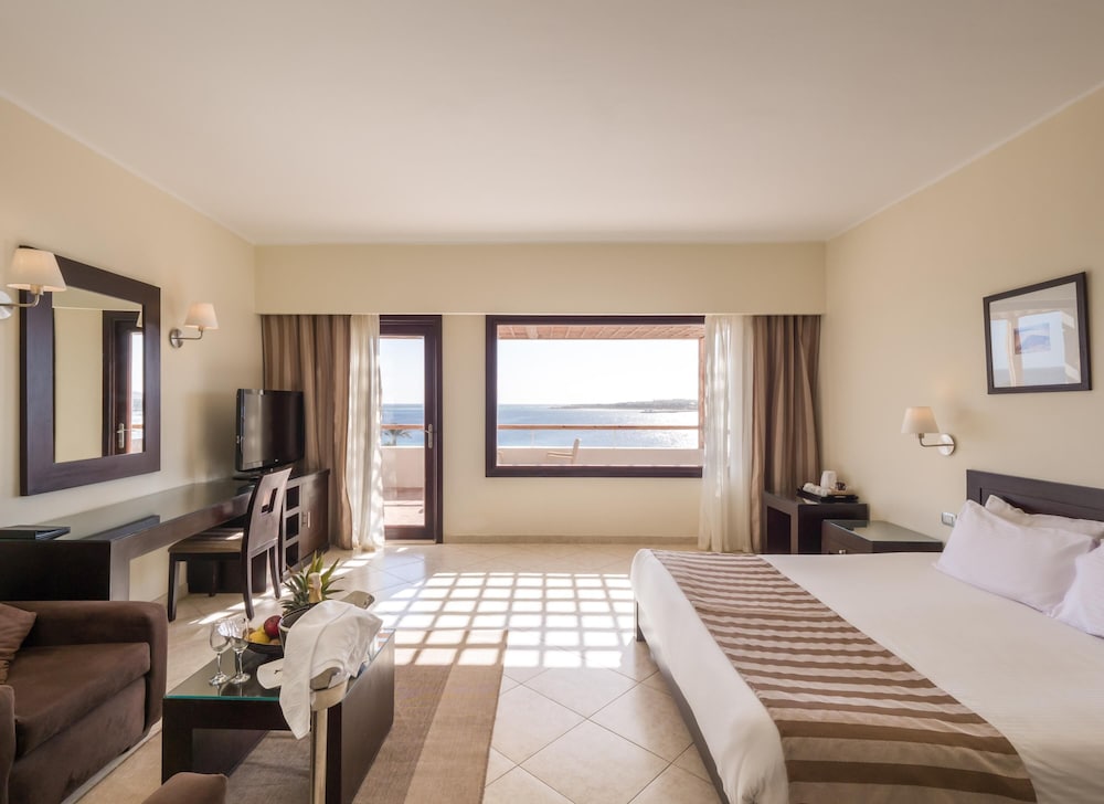 Fort Arabesque Resort, Spa & Villas — Hotel rooms in Makadi Bay, Red Sea