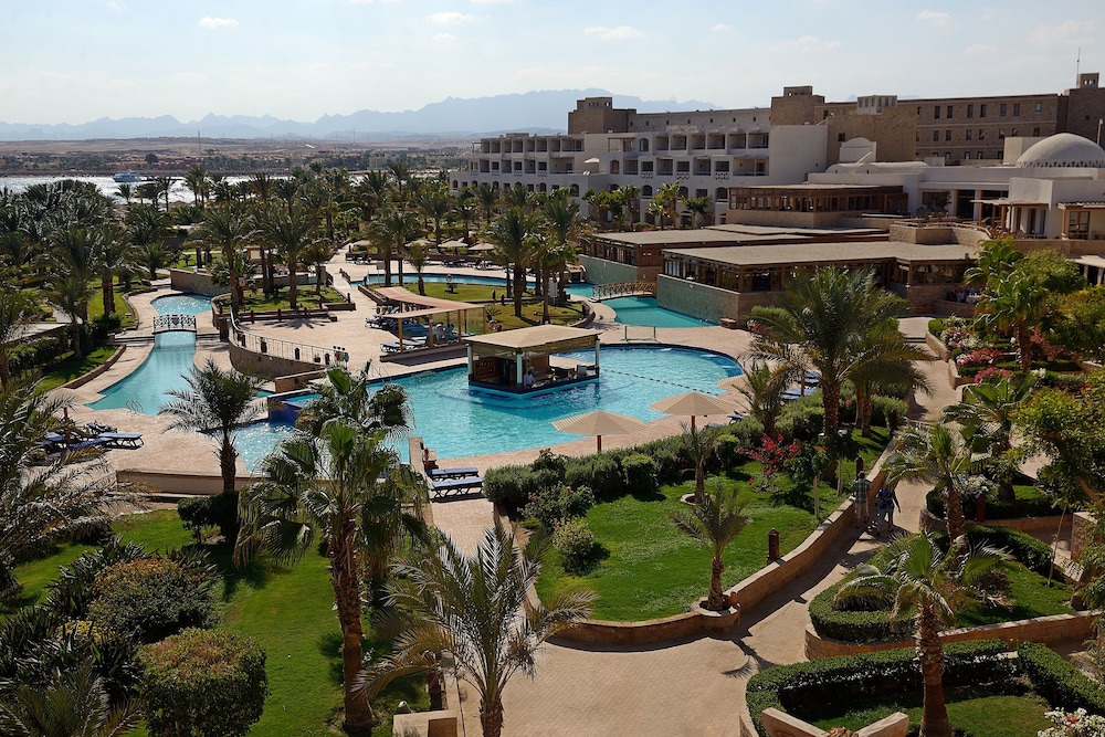Fort Arabesque Resort, Spa & Villas — Hotel building in Makadi Bay, Red Sea