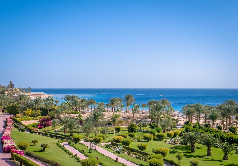 Fort Arabesque Resort, Spa & Villas — Beach in Makadi Bay, Red Sea