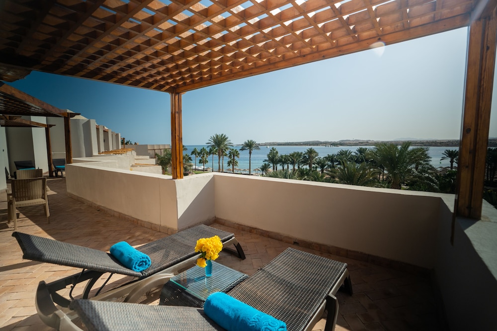 Fort Arabesque Resort, Spa & Villas — Beach in Makadi Bay, Red Sea