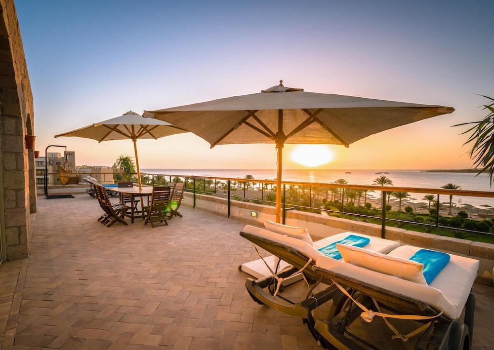 Fort Arabesque Resort, Spa & Villas — Beach in Makadi Bay, Red Sea