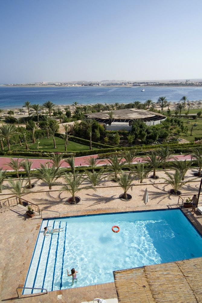 Fort Arabesque Resort, Spa & Villas — Swimming pool in Makadi Bay, Red Sea