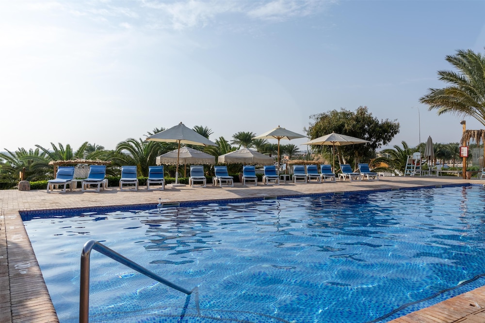 Fort Arabesque Resort, Spa & Villas — Swimming pool in Makadi Bay, Red Sea