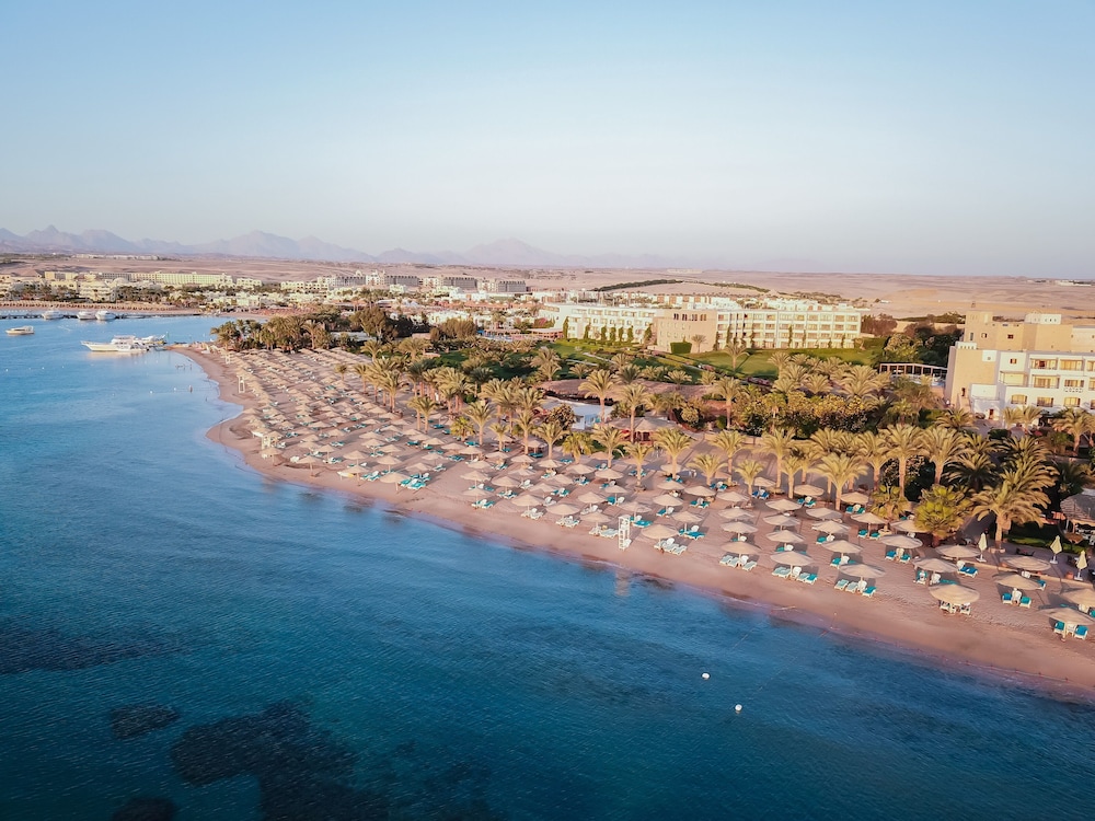 Fort Arabesque Resort, Spa & Villas — Beach in Makadi Bay, Red Sea