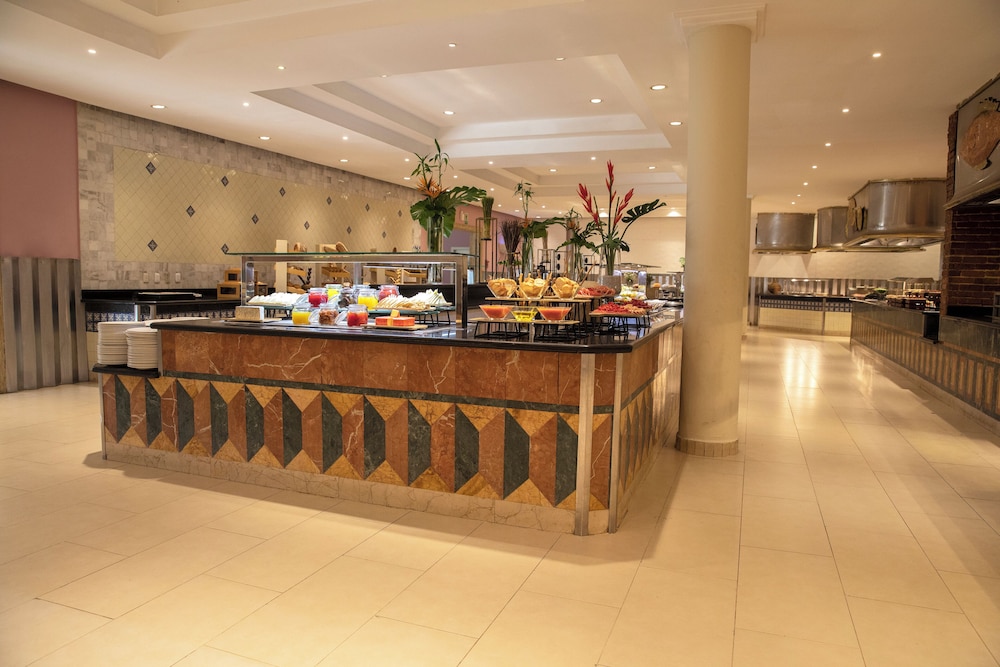 Iberostar Waves Dominicana - All Inclusive — Restaurant & bars in Bavaro, La Altagracia