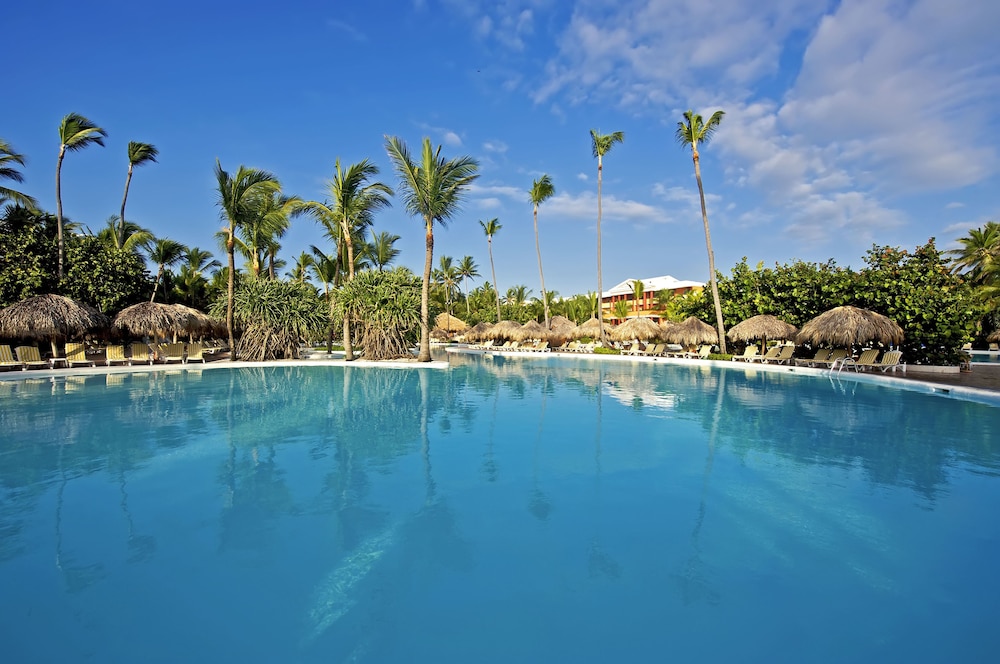 Iberostar Waves Dominicana - All Inclusive — Swimming pool in Bavaro, La Altagracia