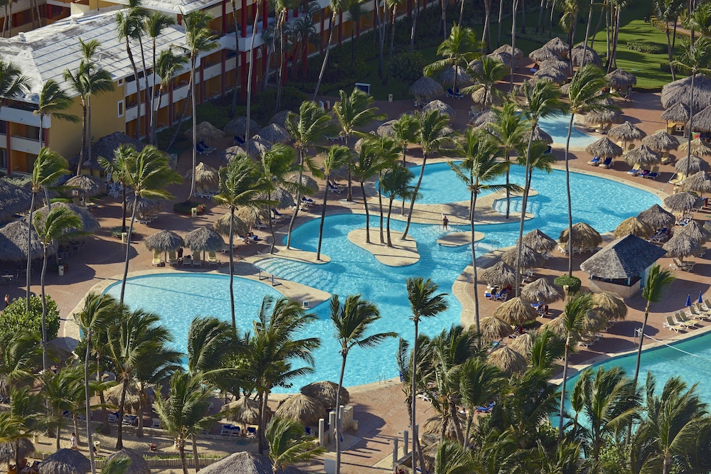 Iberostar Waves Dominicana - All Inclusive — Swimming pool in Bavaro, La Altagracia