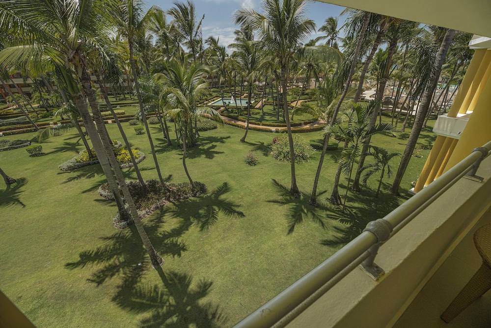 Iberostar Waves Dominicana - All Inclusive — Swimming pool in Bavaro, La Altagracia