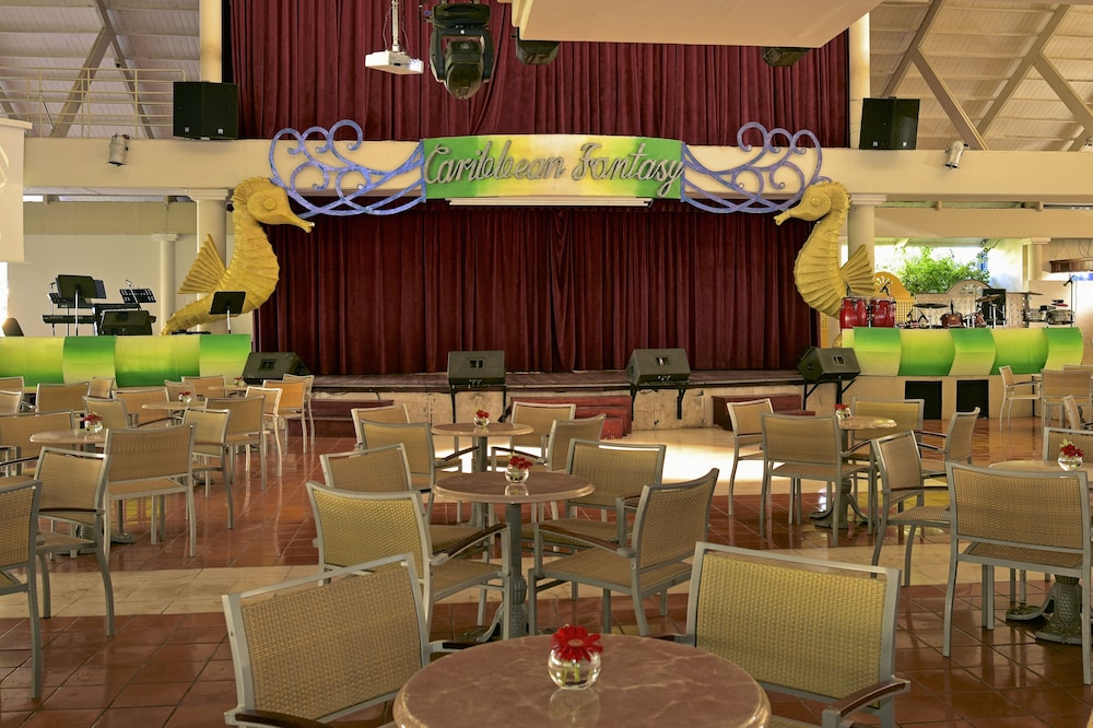 Iberostar Waves Dominicana - All Inclusive — Restaurant & bars in Bavaro, La Altagracia