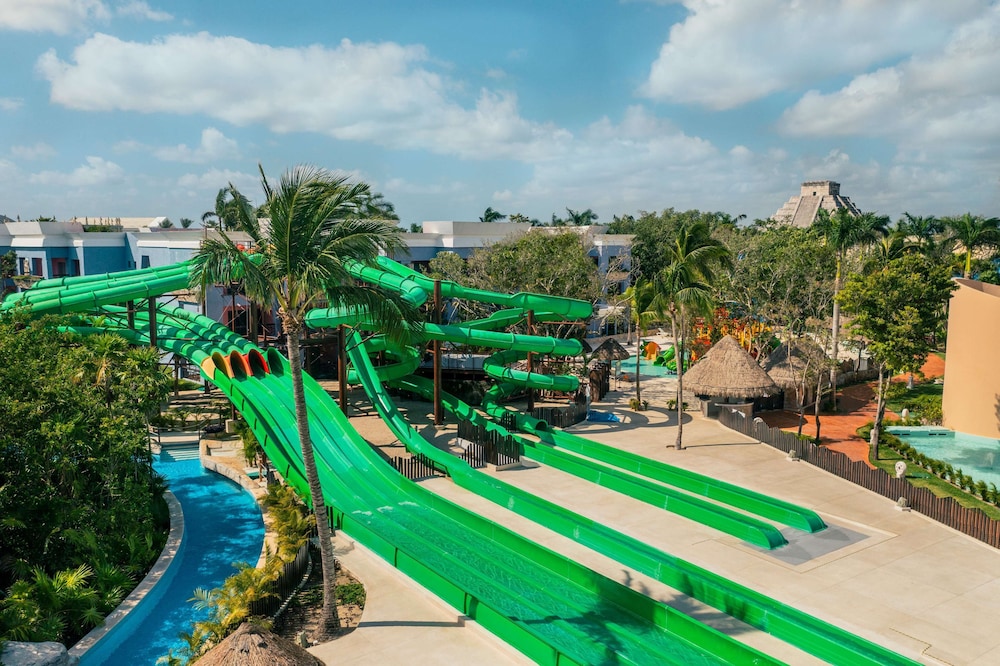 Iberostar Selection Paraíso Maya Suites - All Inclusive — Swimming pool in Playa del Carmen, Quintana Roo