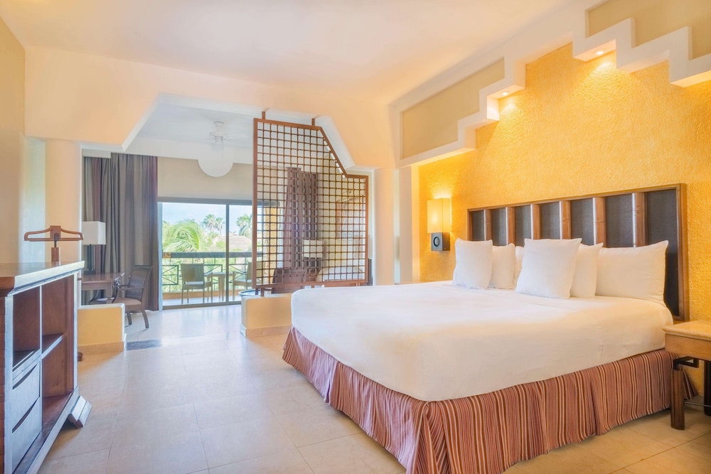 Iberostar Selection Paraíso Maya Suites - All Inclusive — Hotel rooms in Playa del Carmen, Quintana Roo