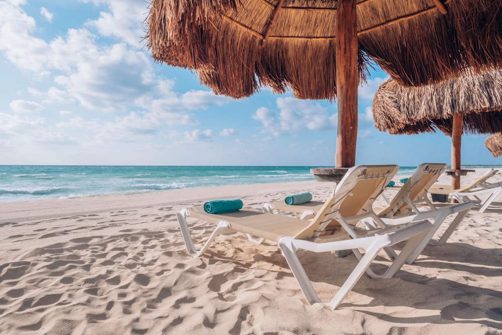 Iberostar Selection Paraíso Maya Suites - All Inclusive — Beach in Playa del Carmen, Quintana Roo