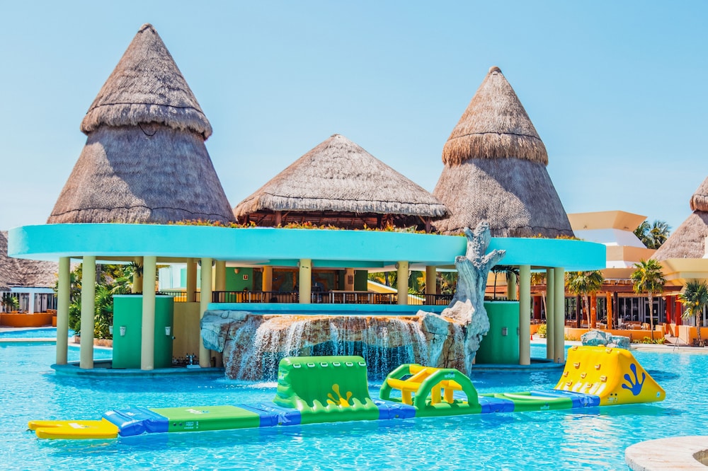 Iberostar Selection Paraíso Maya Suites - All Inclusive — Swimming pool in Playa del Carmen, Quintana Roo