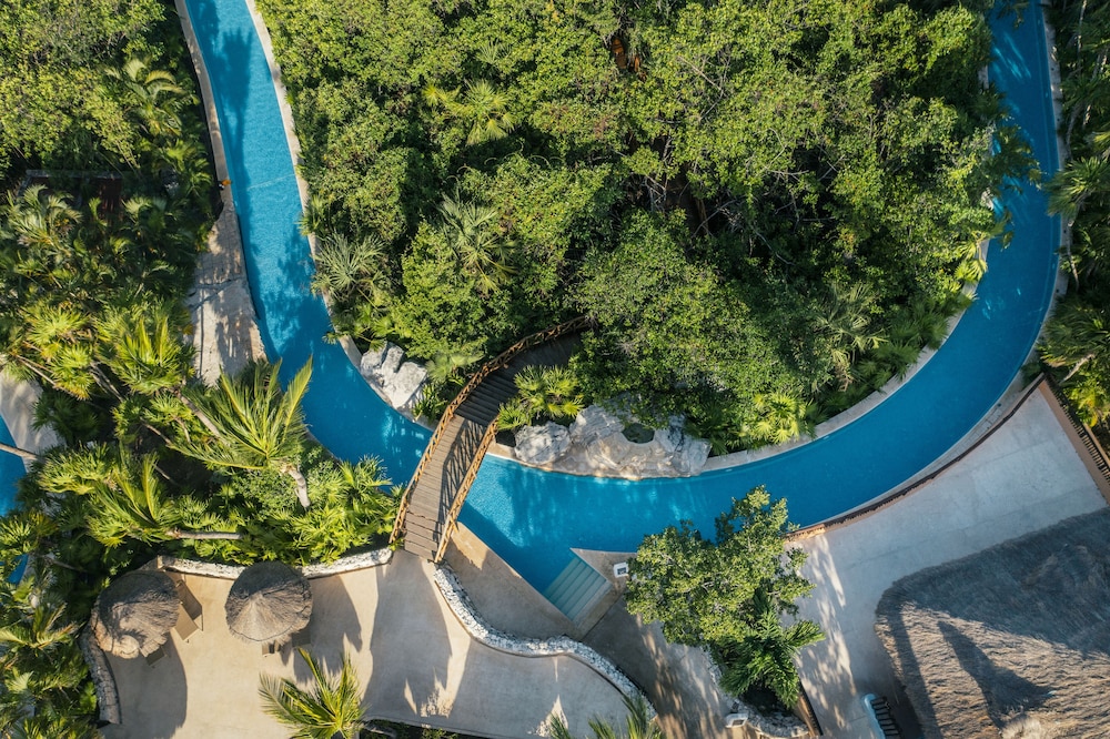 Iberostar Selection Paraíso Maya Suites - All Inclusive — Swimming pool in Playa del Carmen, Quintana Roo