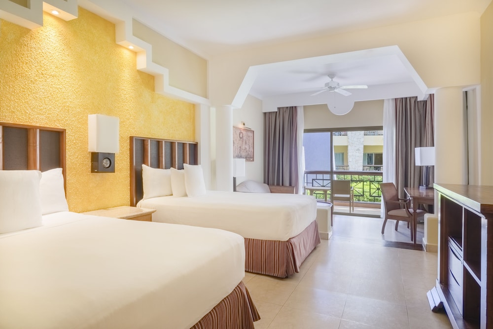 Iberostar Selection Paraíso Maya Suites - All Inclusive — Hotel rooms in Playa del Carmen, Quintana Roo