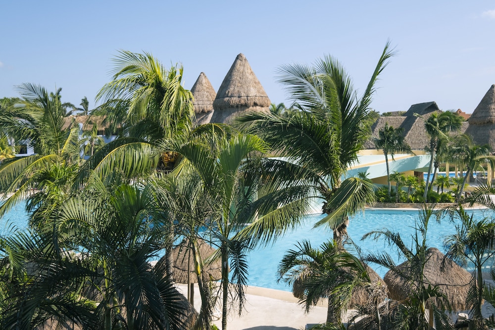 Iberostar Selection Paraíso Maya Suites - All Inclusive — Beach in Playa del Carmen, Quintana Roo
