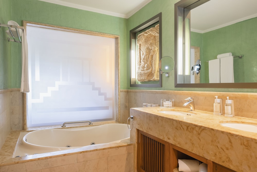 Iberostar Selection Paraíso Maya Suites - All Inclusive — Hotel rooms in Playa del Carmen, Quintana Roo