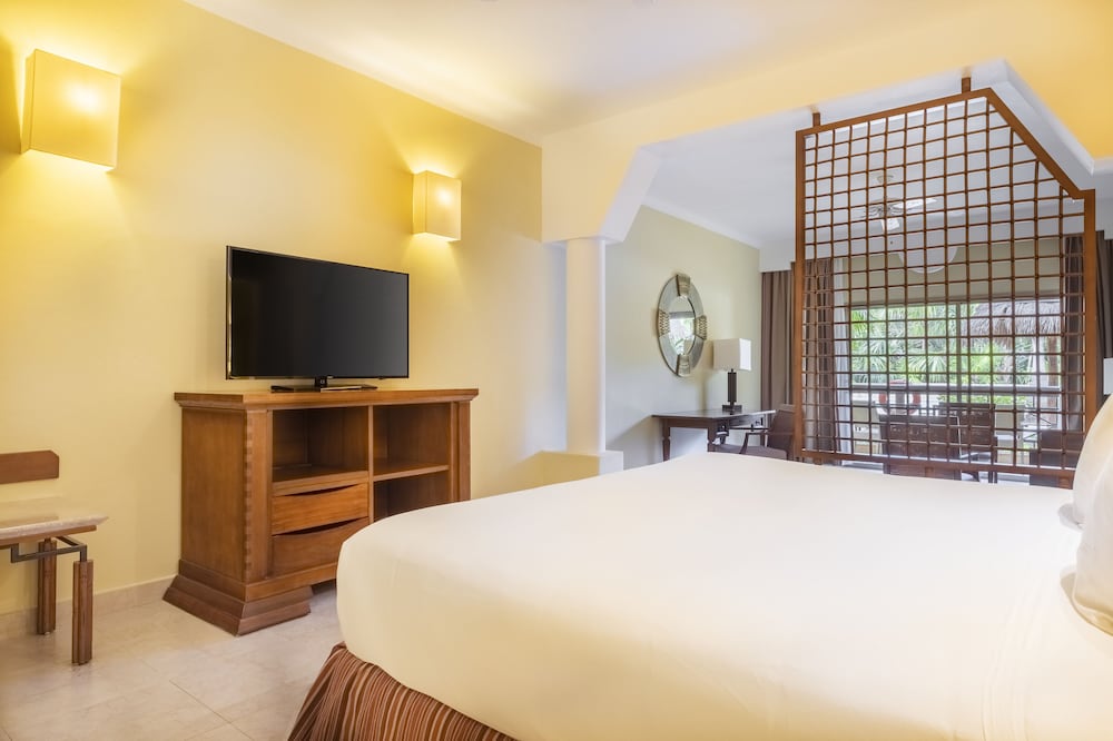 Iberostar Selection Paraíso Maya Suites - All Inclusive — Hotel rooms in Playa del Carmen, Quintana Roo