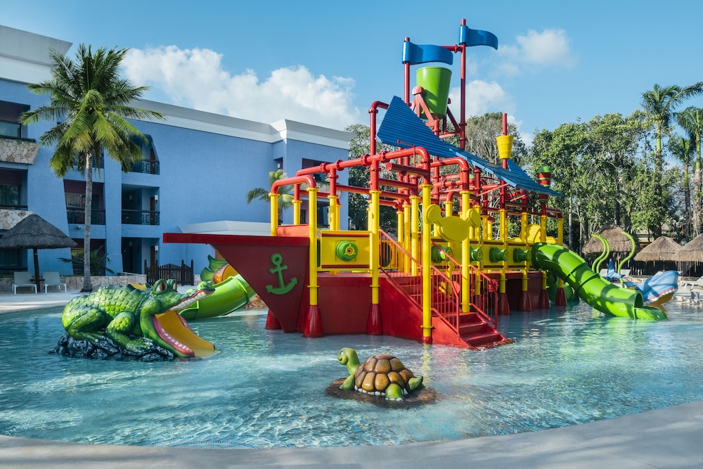Iberostar Selection Paraíso Maya Suites - All Inclusive — Swimming pool in Playa del Carmen, Quintana Roo