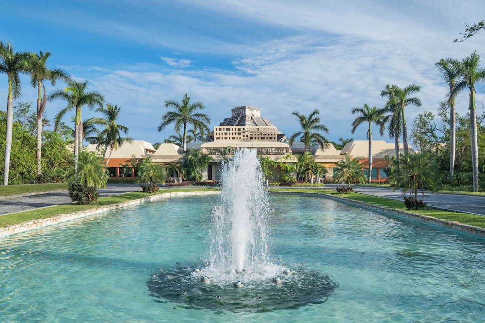 Iberostar Selection Paraíso Maya Suites - All Inclusive — Hotel building in Playa del Carmen, Quintana Roo