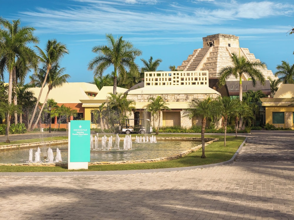Iberostar Selection Paraíso Maya Suites - All Inclusive — Hotel building in Playa del Carmen, Quintana Roo