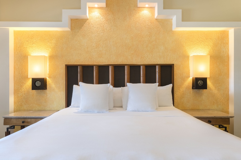 Iberostar Selection Paraíso Maya Suites - All Inclusive — Hotel rooms in Playa del Carmen, Quintana Roo
