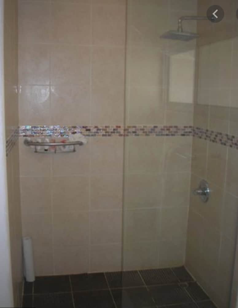 Sandy Haven Resort — Hotel rooms in Negril