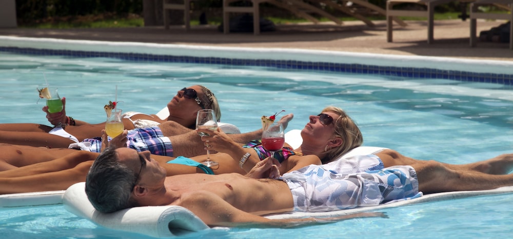 Sandy Haven Resort — Swimming pool in Negril