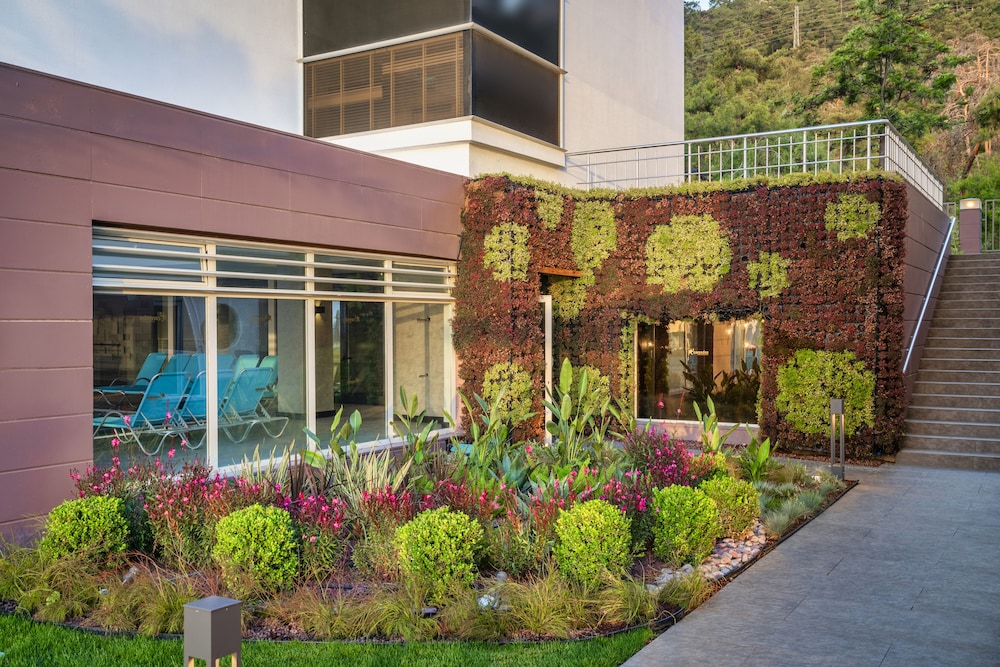 Corendon Playa Kemer - Ultra All Inclusive — Hotel building in Kemer